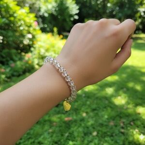 D'Bello Women's NWT Clear Bead Heart Charm Stretchy Bracelet 🐈